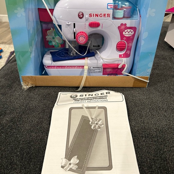 Singer Toys Singer Zig Zag Chainstitch Toy Sewing Machine Poshmark